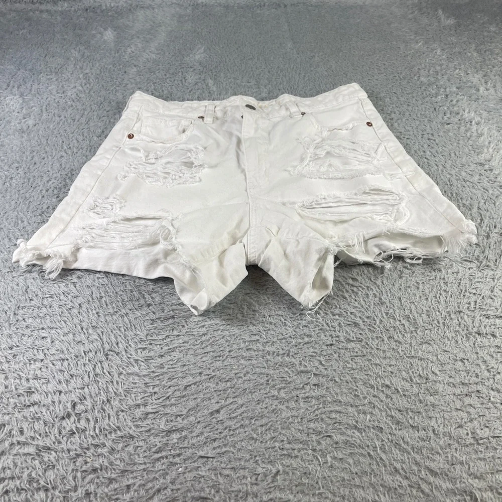 American Eagle Highest Rise Baggy Short White Distressed Denim Size 12 Waist